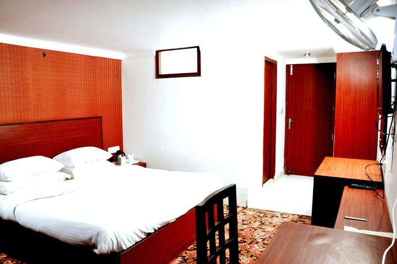 Hotel Trinetar Resorts Batoti Esterno foto