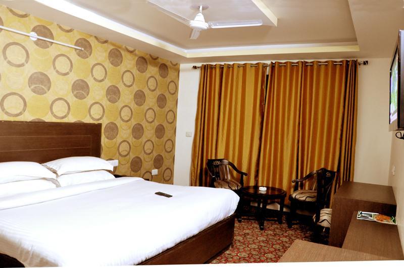 Hotel Trinetar Resorts Batoti Esterno foto