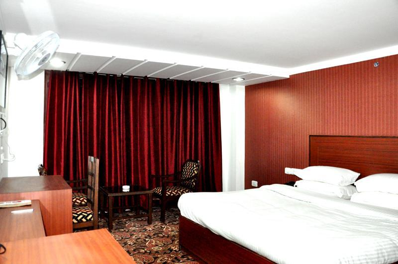 Hotel Trinetar Resorts Batoti Esterno foto