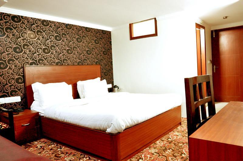 Hotel Trinetar Resorts Batoti Esterno foto